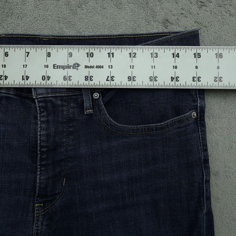 Levi's 314 Jeans Women's Size 30 Mid-Rise Shaping Straight Denim 29.5" Inseam - Picture 4 of 16
